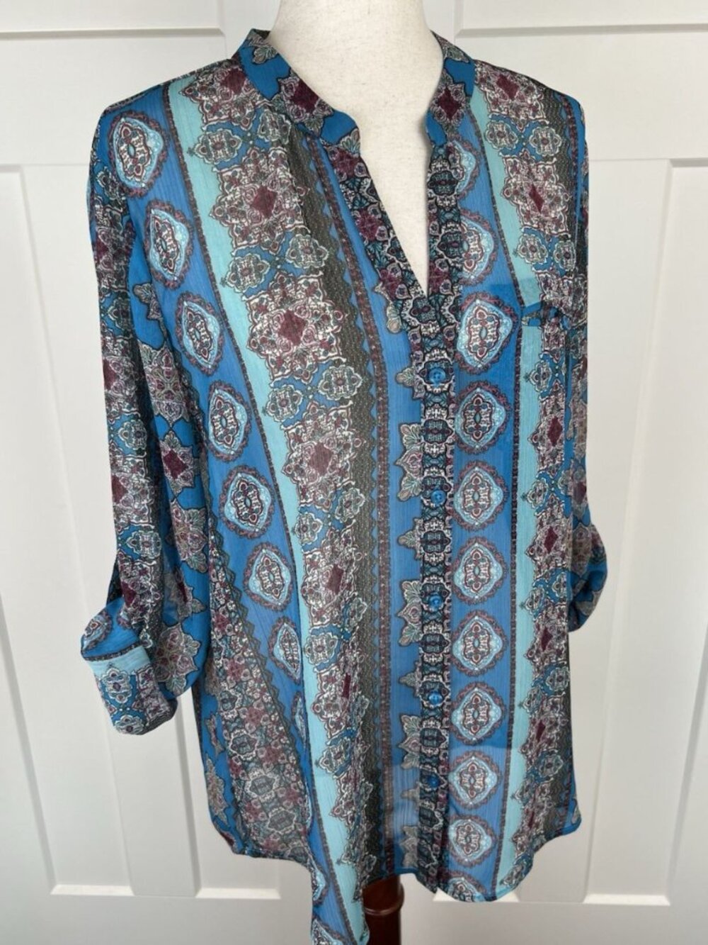 Kut From The Kloth XL Boho Button Front Blouse Blue Medallion Print Roll Tab Slv - Picture 6 of 8